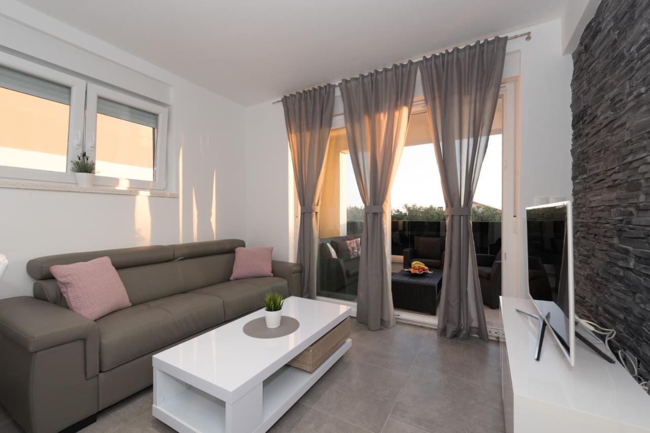 Villa Magnifica Apartments With Pool Novalja Exterior foto