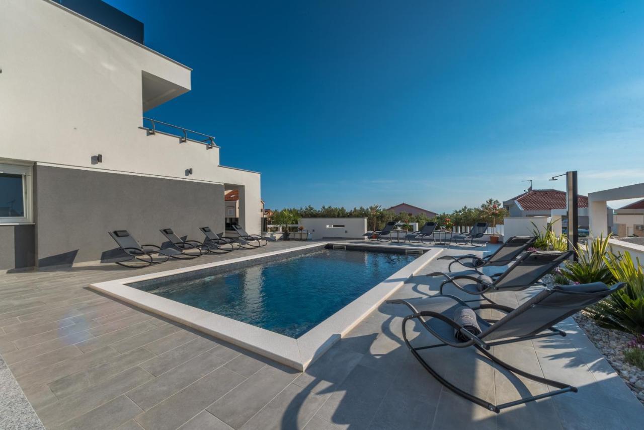 Villa Magnifica Apartments With Pool Novalja Exterior foto